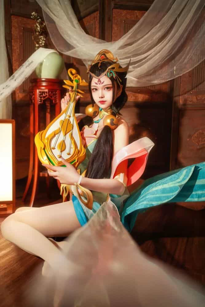 cos：王者荣耀 杨玉环 “云想衣裳花想容 春风拂槛露华浓”