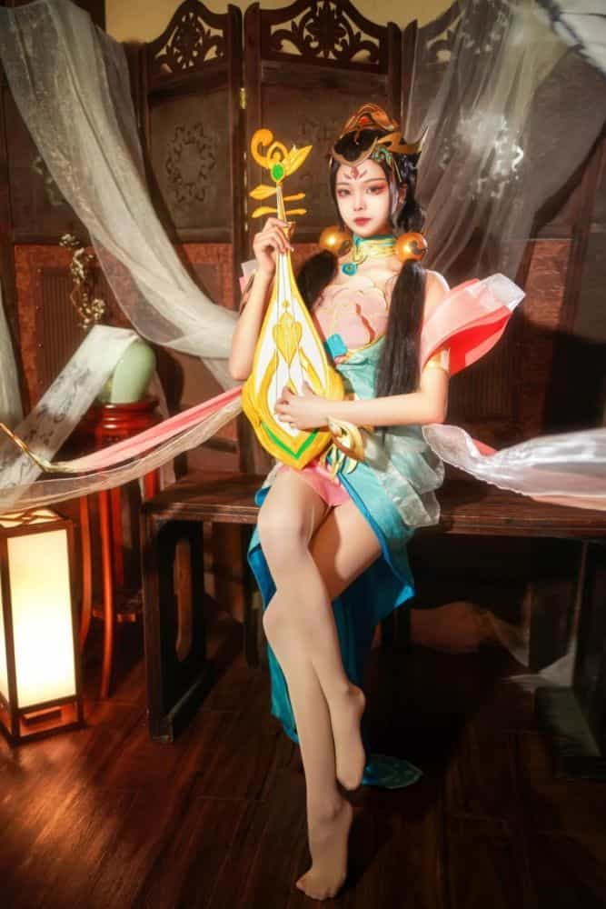 cos：王者荣耀 杨玉环 “云想衣裳花想容 春风拂槛露华浓”